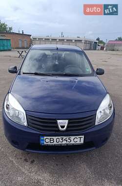 Хэтчбек Dacia Sandero 2009 в Сновске