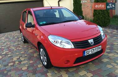 Хетчбек Dacia Sandero 2009 в 