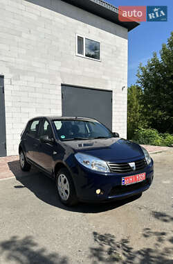 Хетчбек Dacia Sandero 2010 в Хоролі