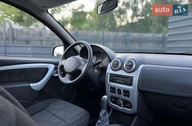 Хэтчбек Dacia Sandero 2009 в 