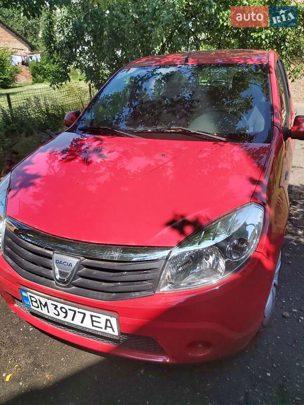 Хэтчбек Dacia Sandero 2009 в 