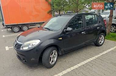 Хетчбек Dacia Sandero 2010 в Рівному