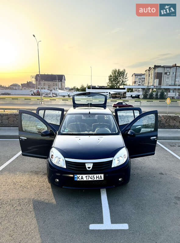 Dacia Sandero 2010