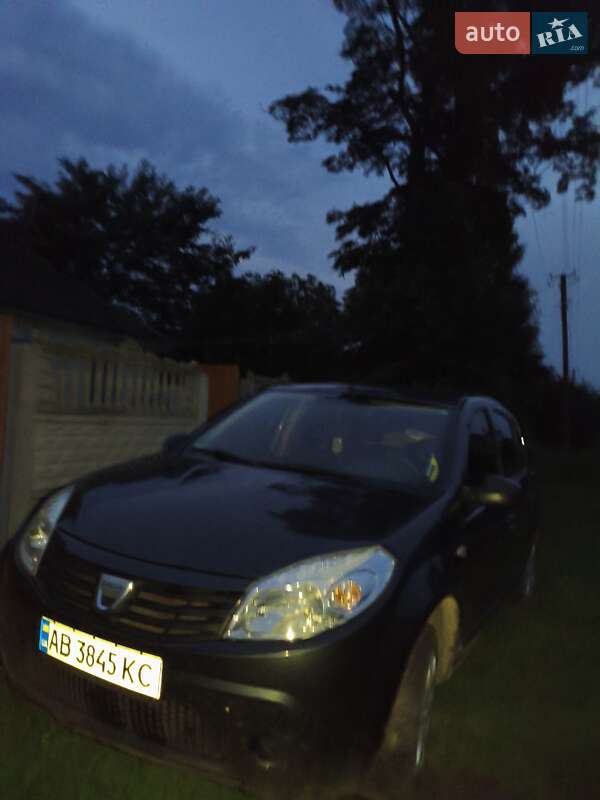 Хетчбек Dacia Sandero 2009 в Вінниці