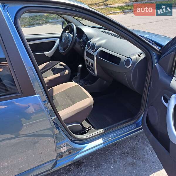 Хэтчбек Dacia Sandero 2008 в Харькове