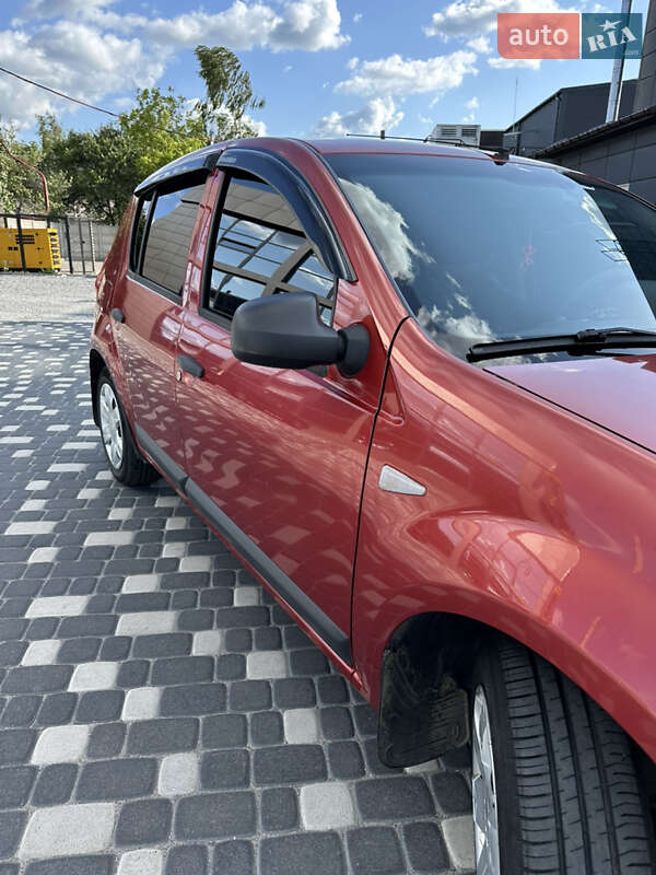 Хэтчбек Dacia Sandero 2009 в Хмельницком