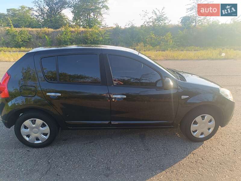 Хетчбек Dacia Sandero 2009 в Одесі