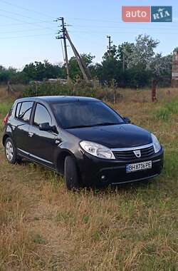 Хэтчбек Dacia Sandero 2009 в Одессе