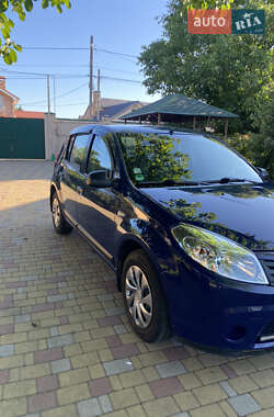 Хетчбек Dacia Sandero 2009 в Дніпрі