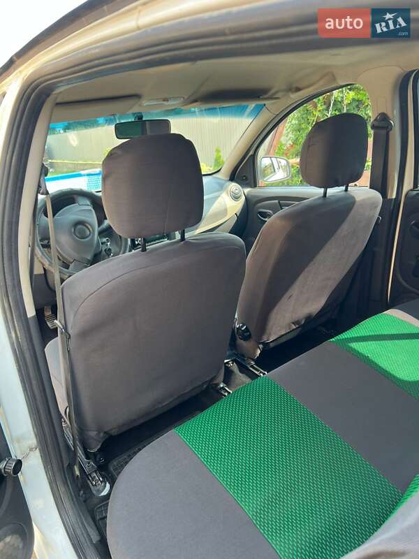 Хэтчбек Dacia Sandero 2008 в Черновцах фото 3 Хэтчбек Dacia Sandero 2008 в Черновцах