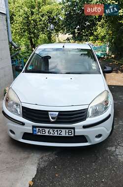 Хетчбек Dacia Sandero 2009 в 