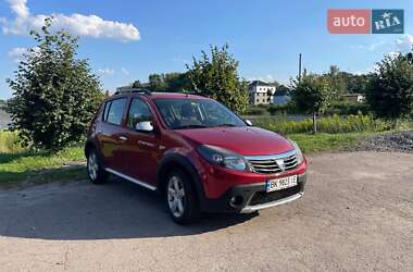 Хетчбек Dacia Sandero 2012 в Костопілі