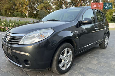 Хэтчбек Dacia Sandero 2008 в Луцке