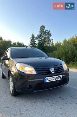 Хетчбек Dacia Sandero 2009 в Східниці