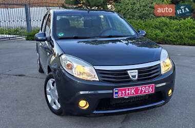 Хэтчбек Dacia Sandero 2009 в Полтаве