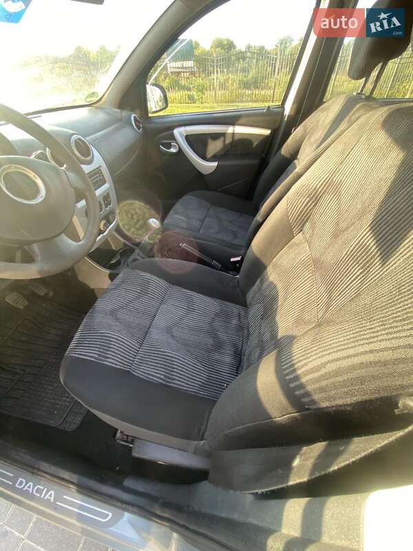 Хэтчбек Dacia Sandero 2009 в Ивано-Франковске