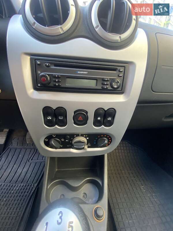 Хэтчбек Dacia Sandero 2009 в Ивано-Франковске