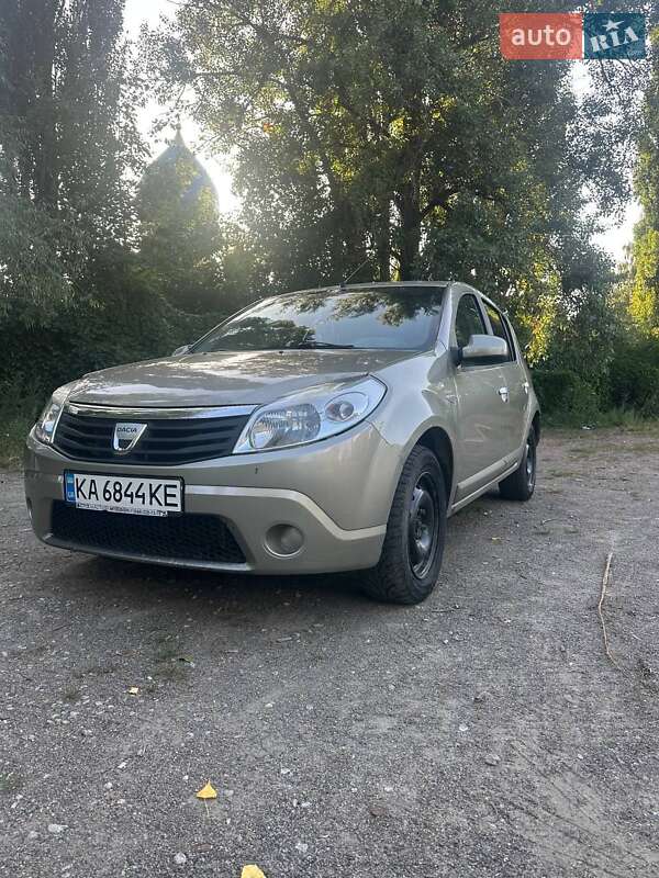 Dacia Sandero 2009