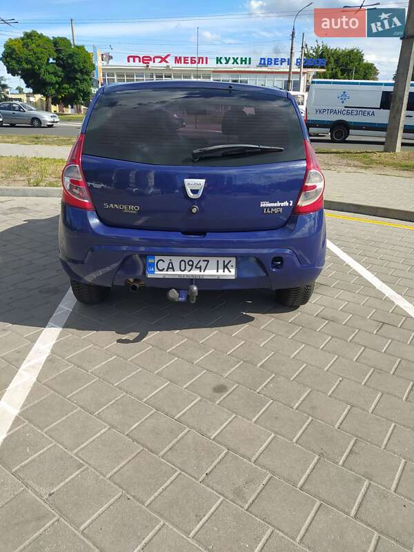 Хэтчбек Dacia Sandero 2009 в Черкассах