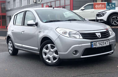 Хэтчбек Dacia Sandero 2008 в Кривом Роге