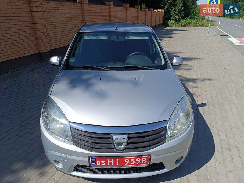 Хэтчбек Dacia Sandero 2009 в Красилове