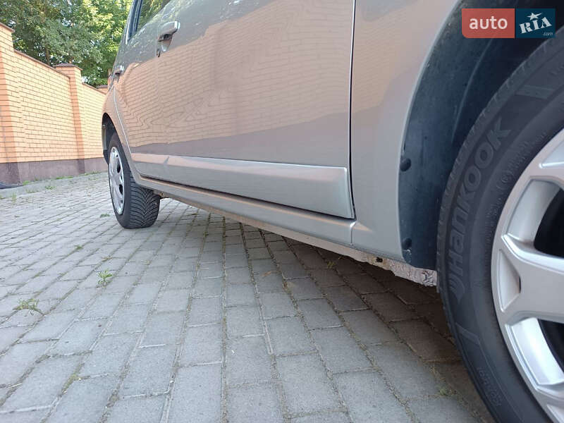 Хэтчбек Dacia Sandero 2009 в Красилове