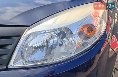 Хетчбек Dacia Sandero 2009 в  фото 4 Хетчбек Dacia Sandero 2009 в