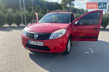 Хетчбек Dacia Sandero 2009 в Полтаві