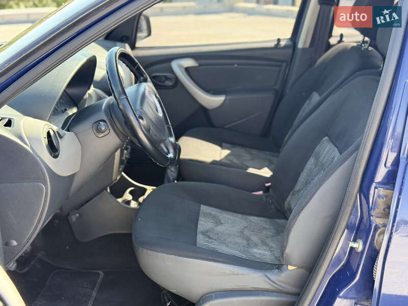 Хетчбек Dacia Sandero 2009 в Києві