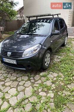 Хэтчбек Dacia Sandero 2011 в Ужгороде