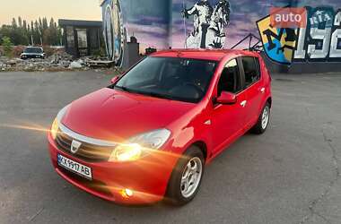 Хэтчбек Dacia Sandero 2008 в Харькове