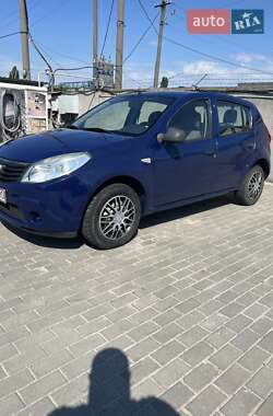 Хэтчбек Dacia Sandero 2009 в Кременчуге