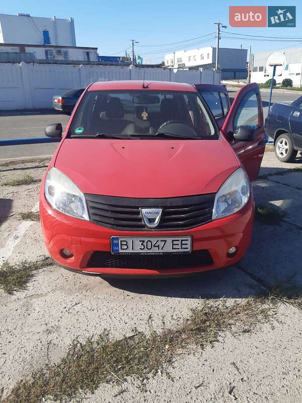 Хетчбек Dacia Sandero 2009 в Полтаві