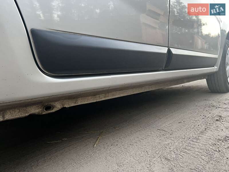 Хетчбек Dacia Sandero 2008 в Чернігові