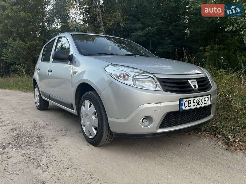 Хетчбек Dacia Sandero 2008 в Чернігові