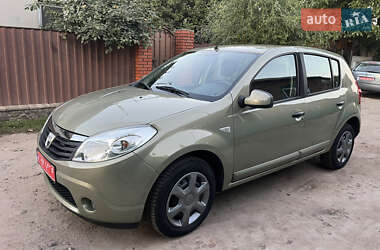Хетчбек Dacia Sandero 2008 в Охтирці