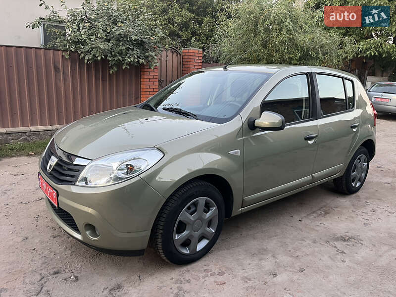 Хетчбек Dacia Sandero 2008 в Охтирці
