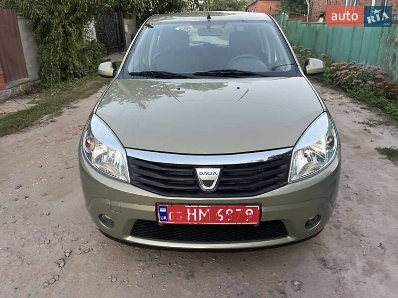 Хетчбек Dacia Sandero 2008 в Охтирці