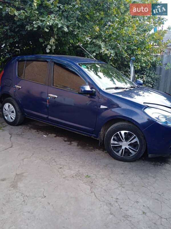 Хэтчбек Dacia Sandero 2009 в Сумах