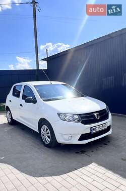 Хэтчбек Dacia Sandero 2013 в Городке