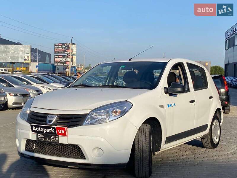Хэтчбек Dacia Sandero 2010 в Львове