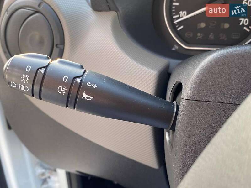 Хэтчбек Dacia Sandero 2010 в Львове