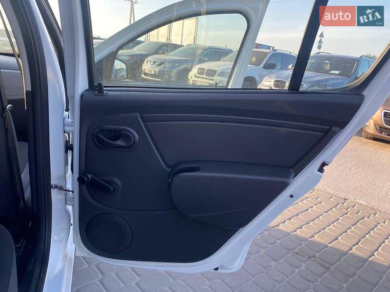 Хэтчбек Dacia Sandero 2010 в Львове