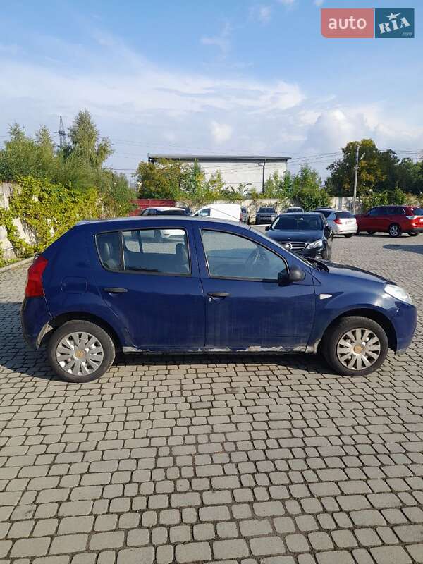 Хетчбек Dacia Sandero 2009 в Львові