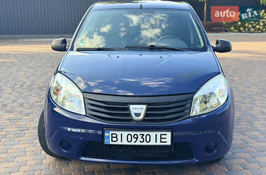 Хэтчбек Dacia Sandero 2009 в 