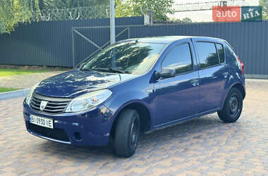 Хэтчбек Dacia Sandero 2009 в 