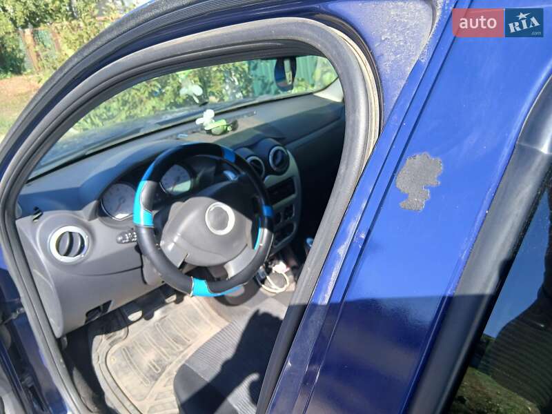 Хетчбек Dacia Sandero 2009 в Малій Висці