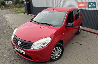 Хэтчбек Dacia Sandero 2009 в 