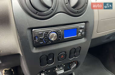 Хэтчбек Dacia Sandero 2009 в 