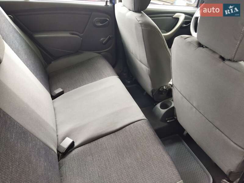 Хэтчбек Dacia Sandero 2009 в Ивано-Франковске